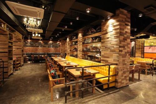 150㎡火鍋店，考慮復古風